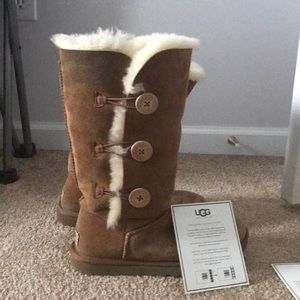 UGG Tall 3-Button Boots Size 9